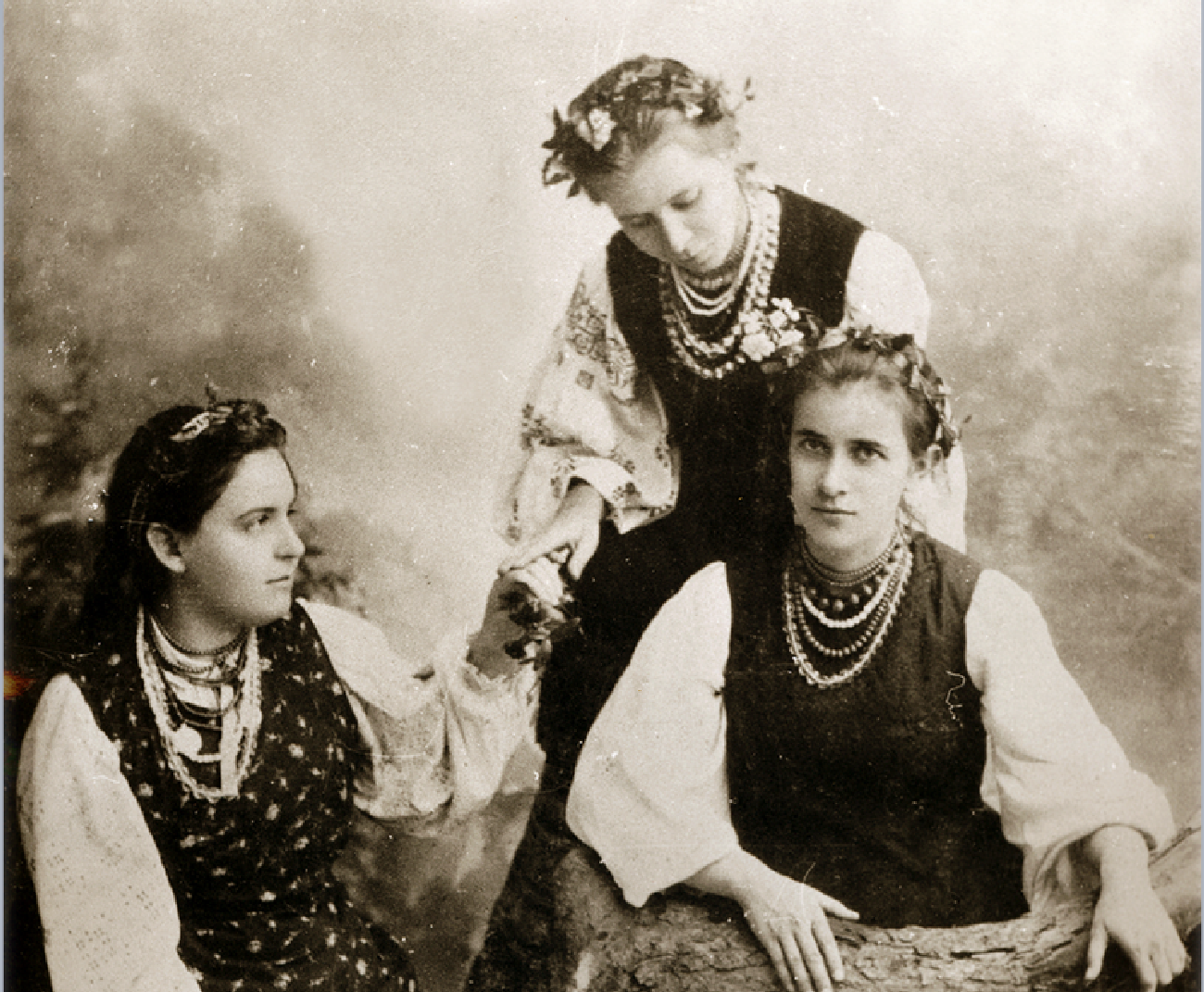 Елена Старицкая, Леся Украинка и Ольга Косач, 1896