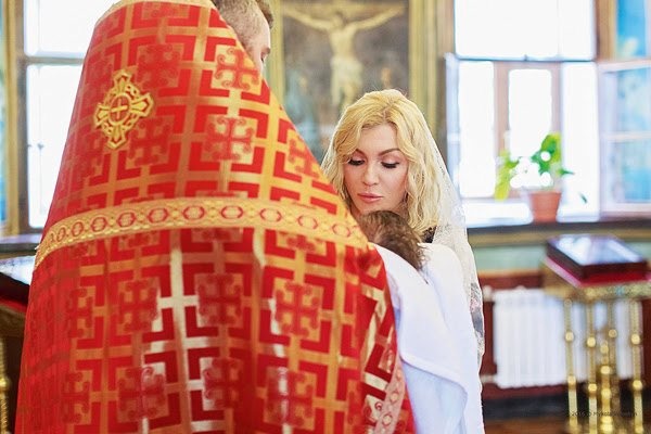Ирина Билык на крещении своего сына Табриза